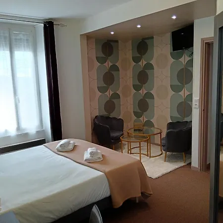 Du Chateau Hotel 2*