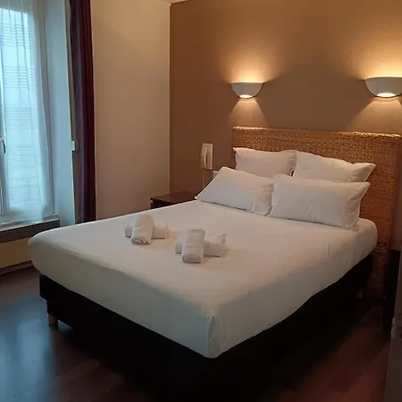 Hotel Du Château 2*